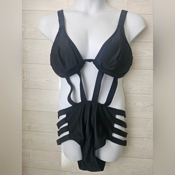 Tabria Mayors- Women's Elegant Black Cut-Out One-Piece Swimsuit Plus Size 2XL - Picture 5 of 10